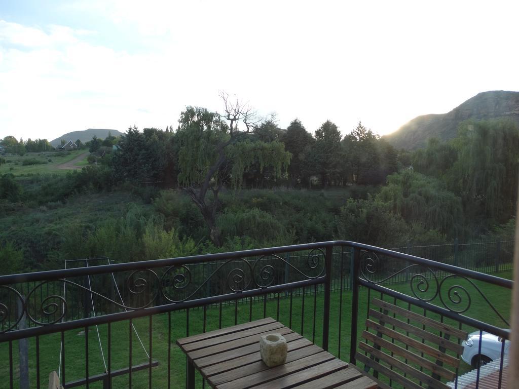 By The Way Guesthouse Clarens Habitación foto