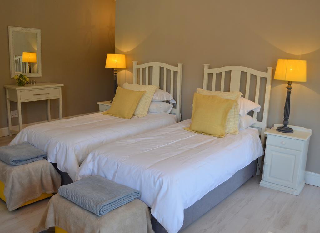 By The Way Guesthouse Clarens Habitación foto