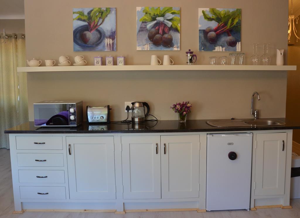 By The Way Guesthouse Clarens Habitación foto